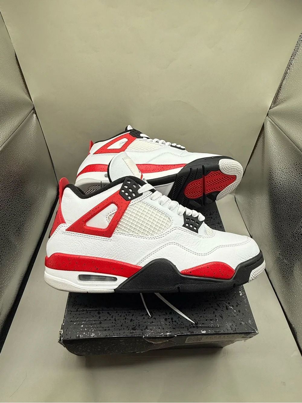 Authentic 2023 Jordan 4 Retro Mid Red Cement Men Size 9.5 Very Clean